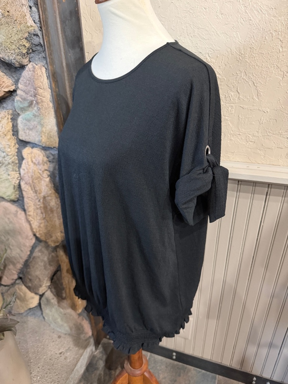 Fred David Black Short Sleeve Knot-Detail Women's Top